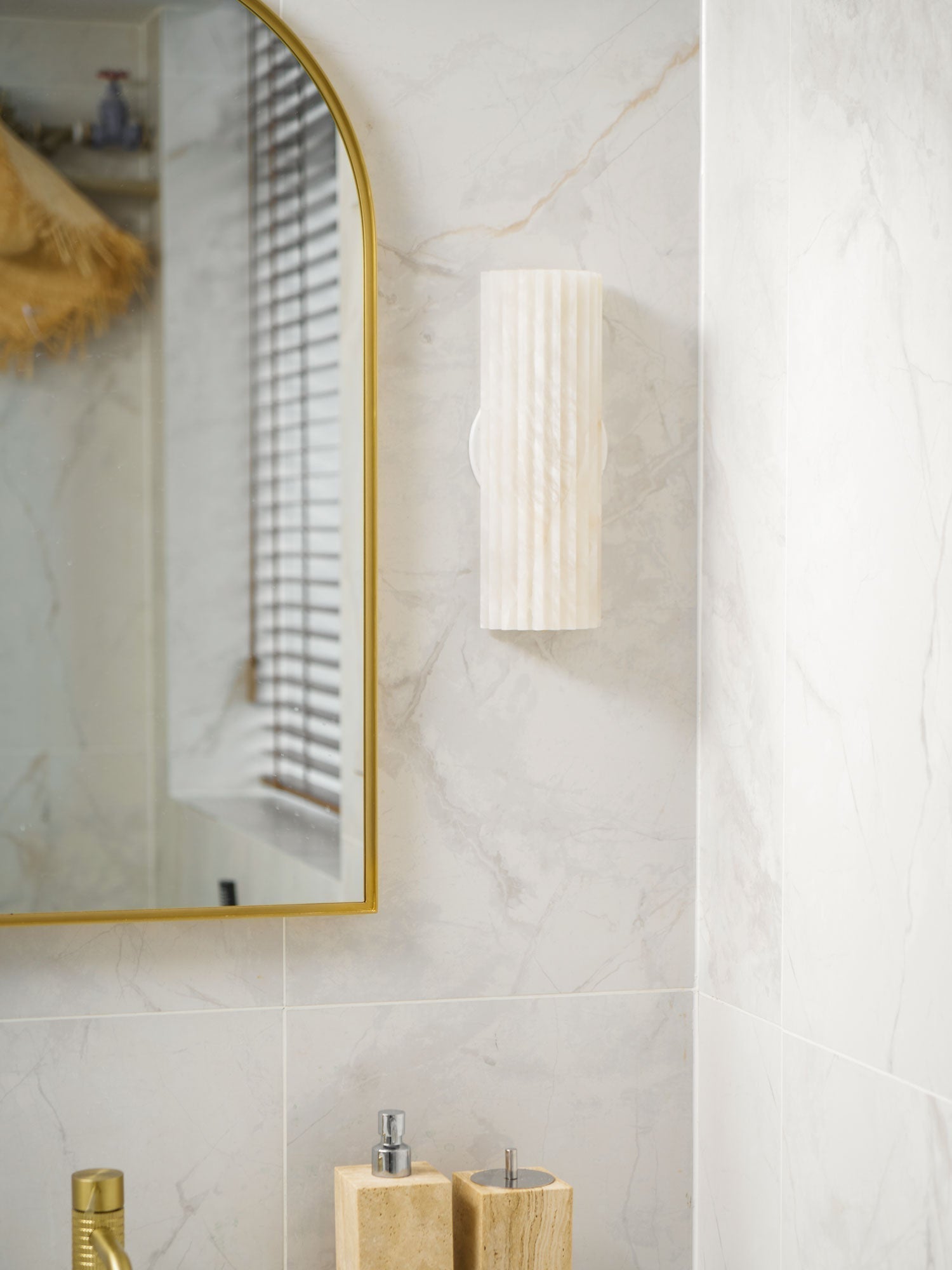 Orcarion Alabaster Wall Lamp - Neutral Decor
